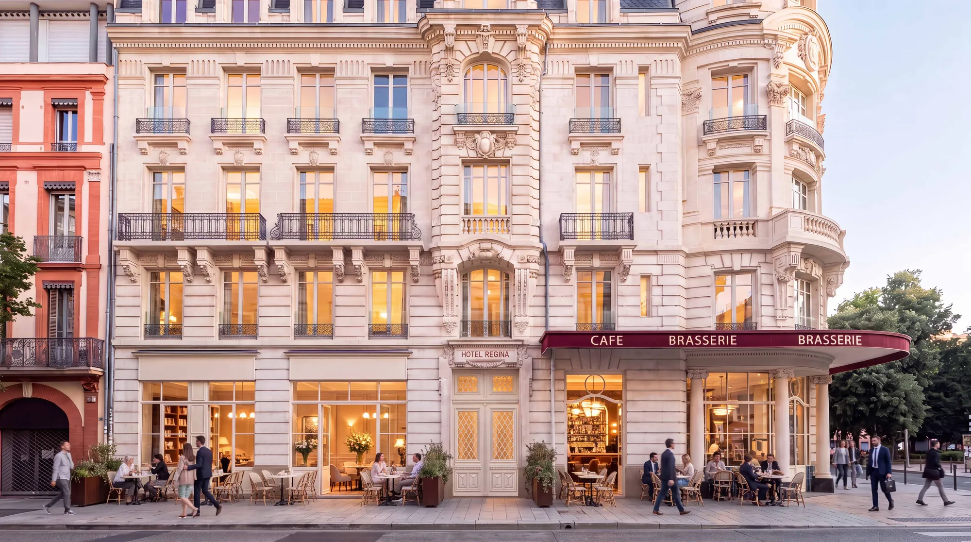 Le Régina, programme immobilier neuf à Toulouse : façade rue Bayard illuminée