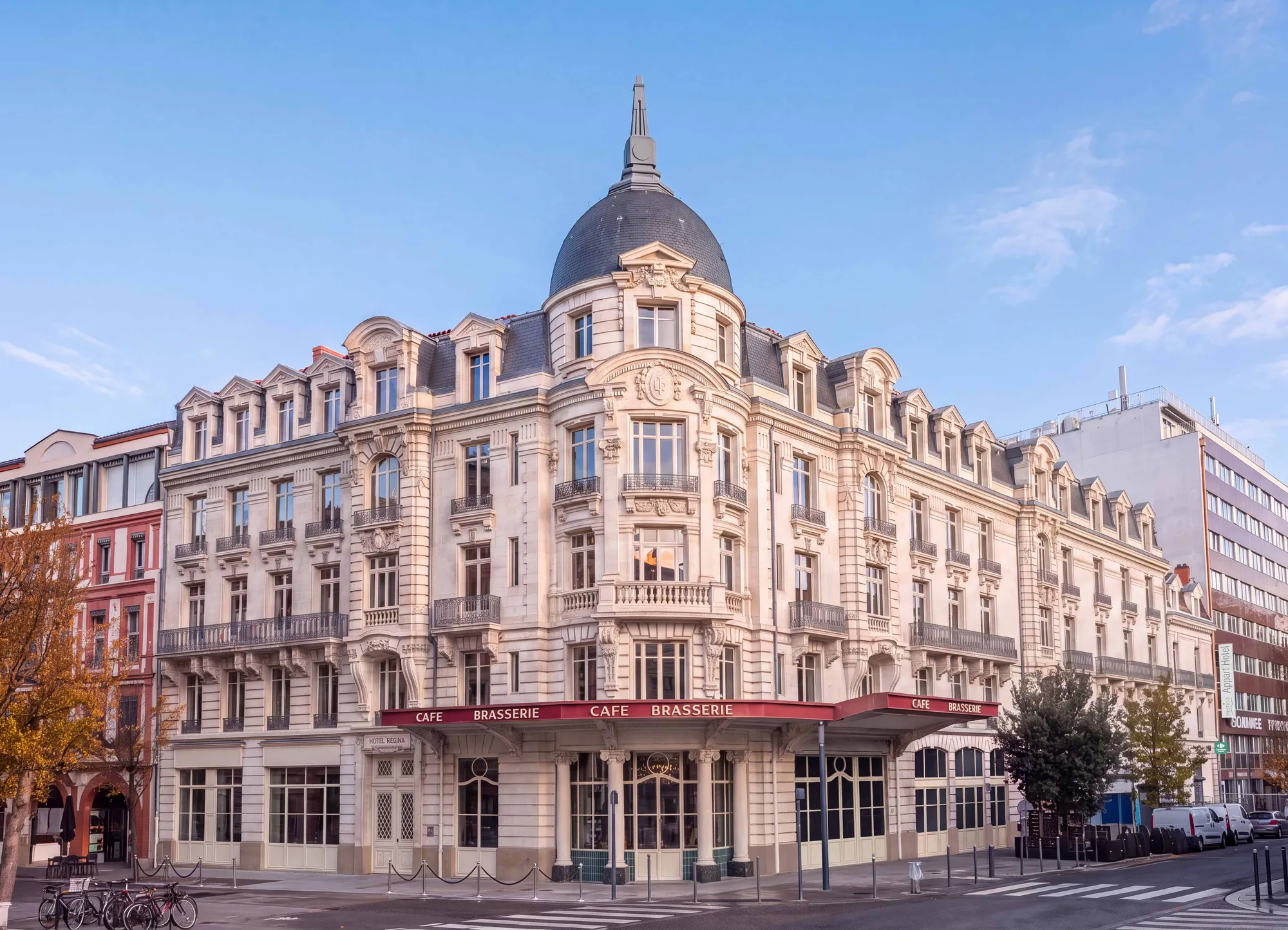 Le Régina, programme immobilier neuf à Toulouse : façade restaurée à l'angle de la rue Bayard et du boulevard Bonrepos